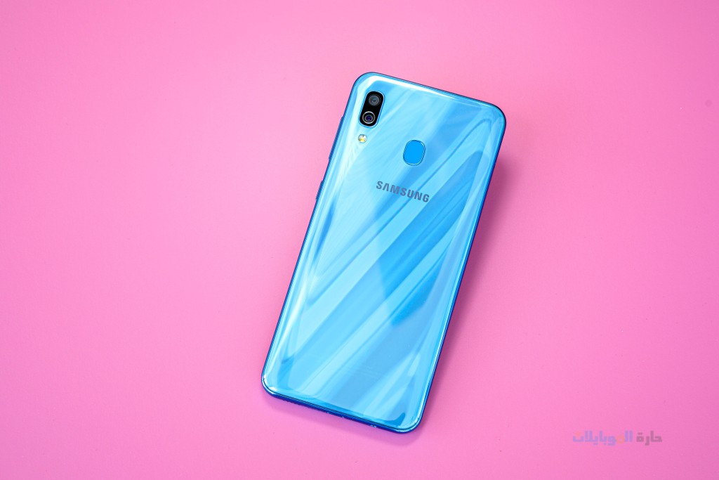 مراجعة تصميم هاتف samsung galaxy a30