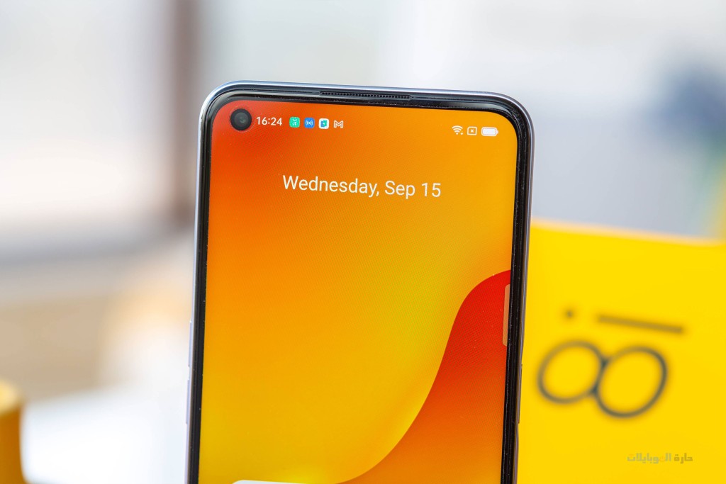 مراجعة حواف شاشة هاتف realme 8i