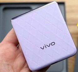 vivo X Flip Unboxing Review