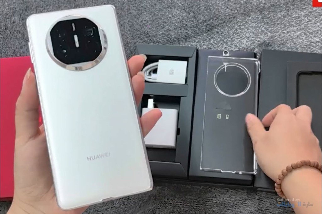 فتح علبة هاتف Huawei Mate X5 