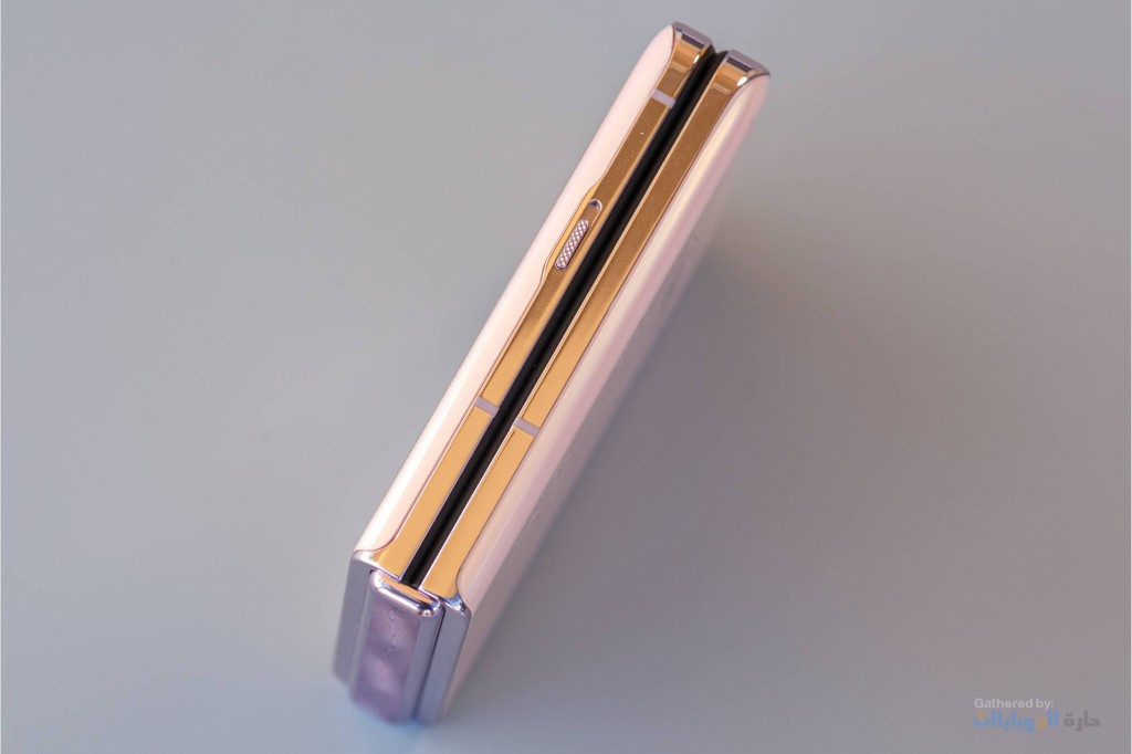 تصميم هاتف Oppo Find N3 Flip 