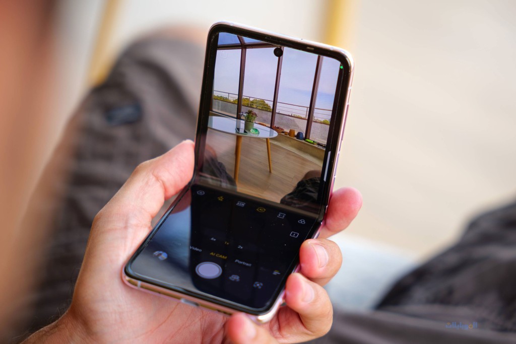مراجعة كاميرا هاتف tecno phantom v flip