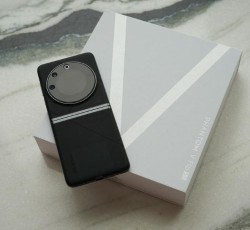 Tecno Phantom V Flip Unboxing Review