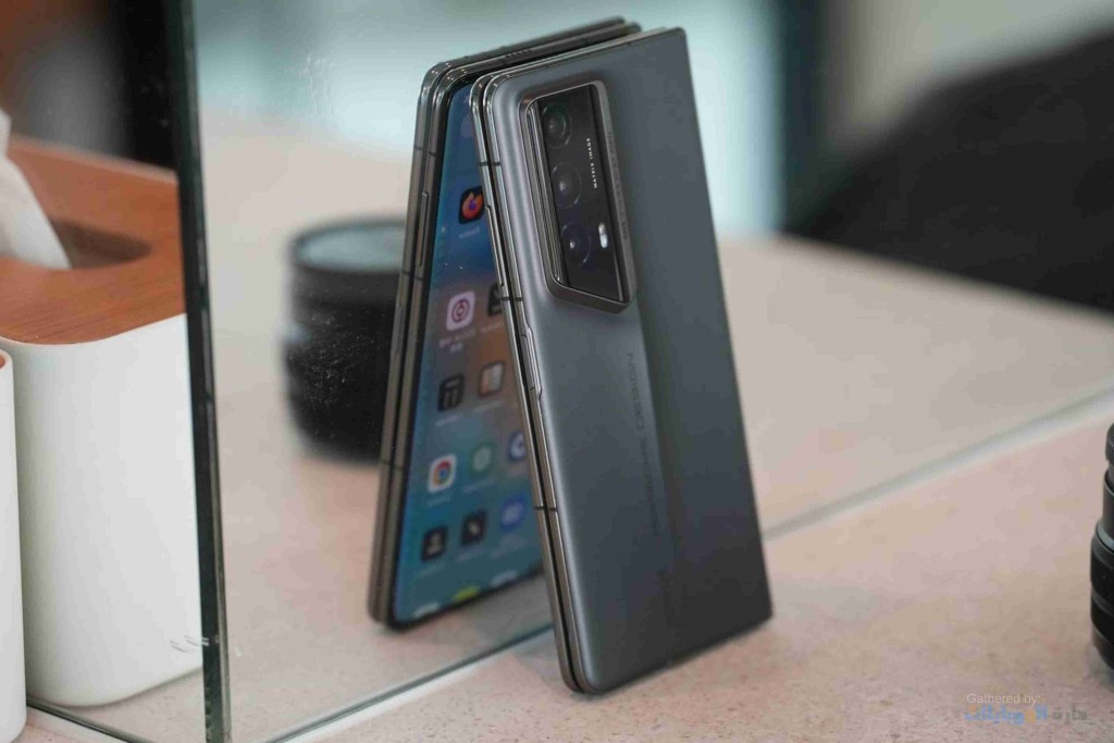 مراجعة هاتف Honor Magic V2 RSR Porsche Design 