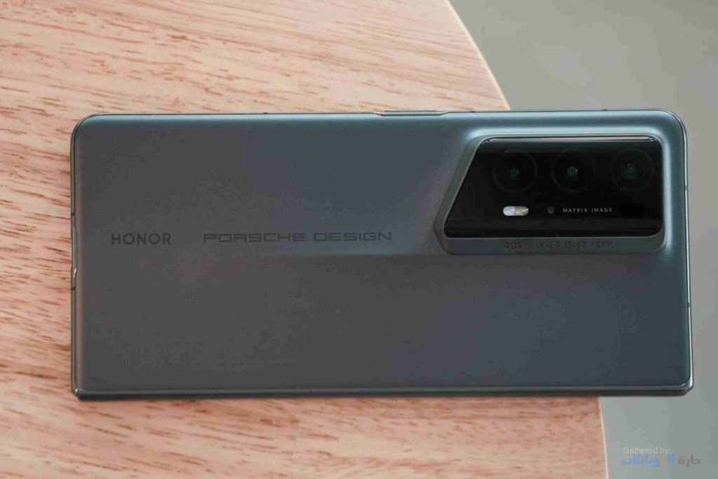 تصميم هاتف Honor Magic V2 RSR Porsche Design 