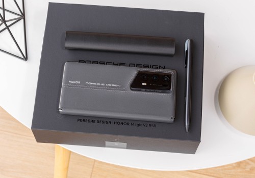 Honor Magic V2 RSR Porsche Design