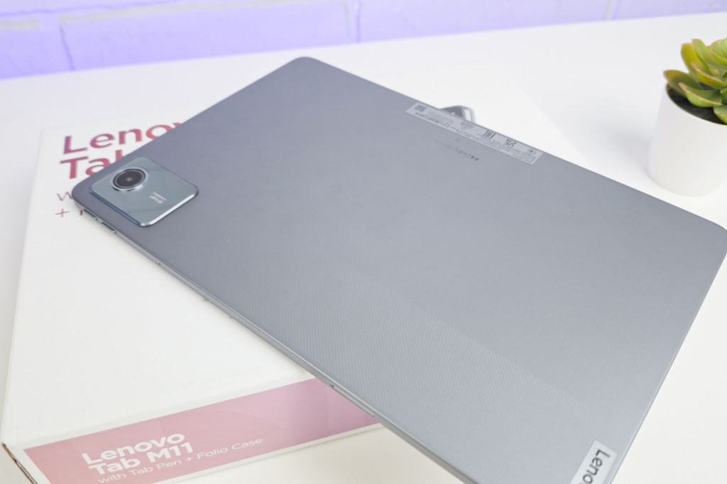 تصميم هاتف Lenovo Tab M11