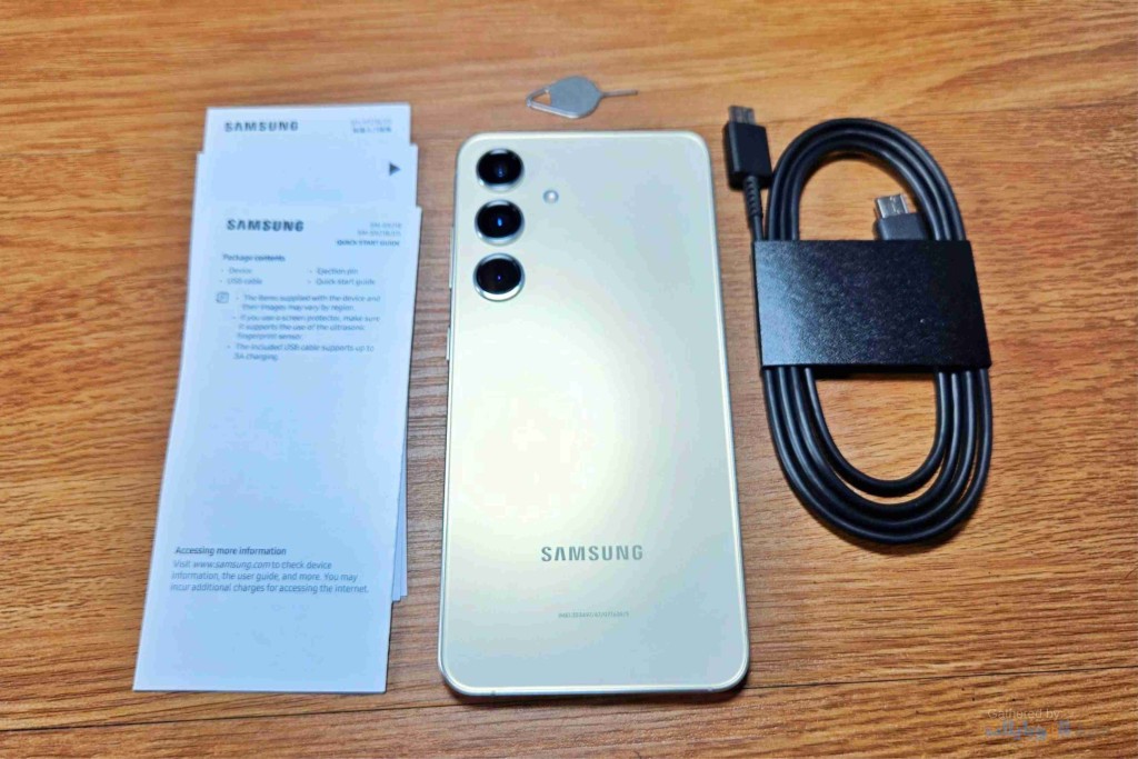 فتح علبة هاتف Samsung Galaxy S24 