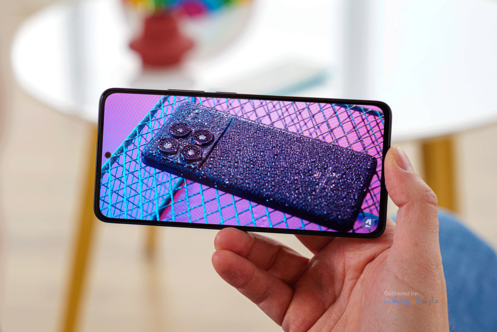 صورة لشاشة هاتف xiaomi redmi note 13 4g أثناء الاستخدام