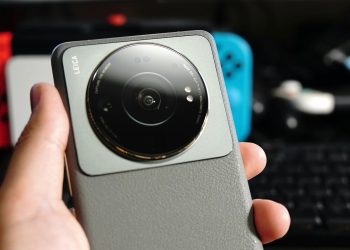 نسخة xiaomi 14 من التايتنيوم