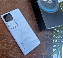 vivo V30 Pro Unboxing Review