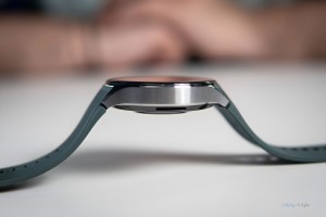 مراجعة تصميم حواف ساعة oneplus watch 2