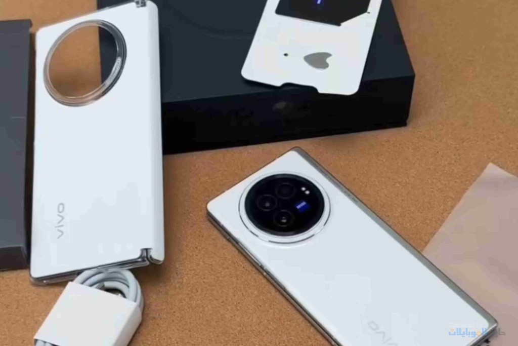 فتح علبة هاتف vivo X Fold3 