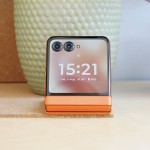 Motorola Razr 50 Unboxing Review