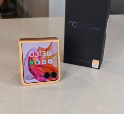 Motorola Razr 50 Ultra Unboxing Review