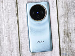 صورة لهاتف vivo x100