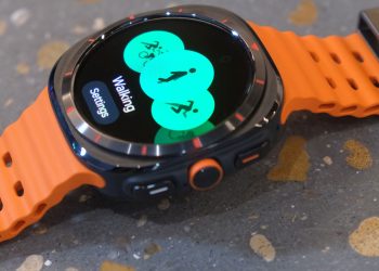 لن تتمكن من شحن galaxy watch ultra و galaxy watch 7 لا سلكياً عبر الهاتف