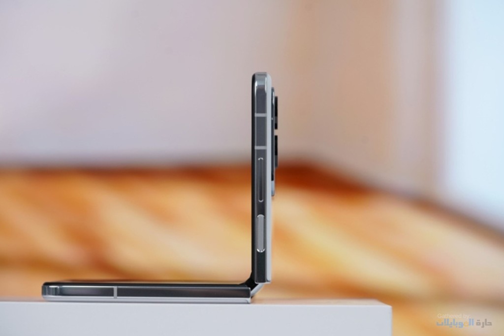 تصميم هاتف huawei-nova-flip 