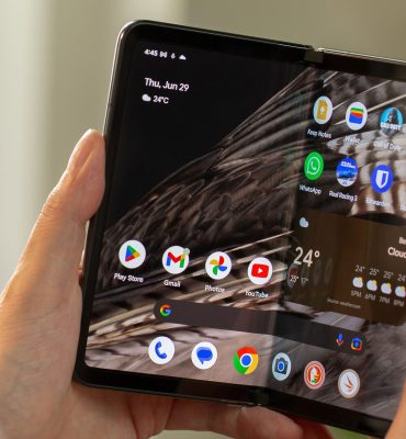 تم التقاط google pixel 9 pro fold في البرية