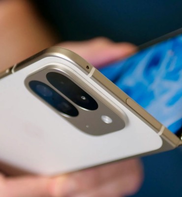هاتف pixel 9 pro fold سيكون لديه اقل سرعة شحن في السلسلة