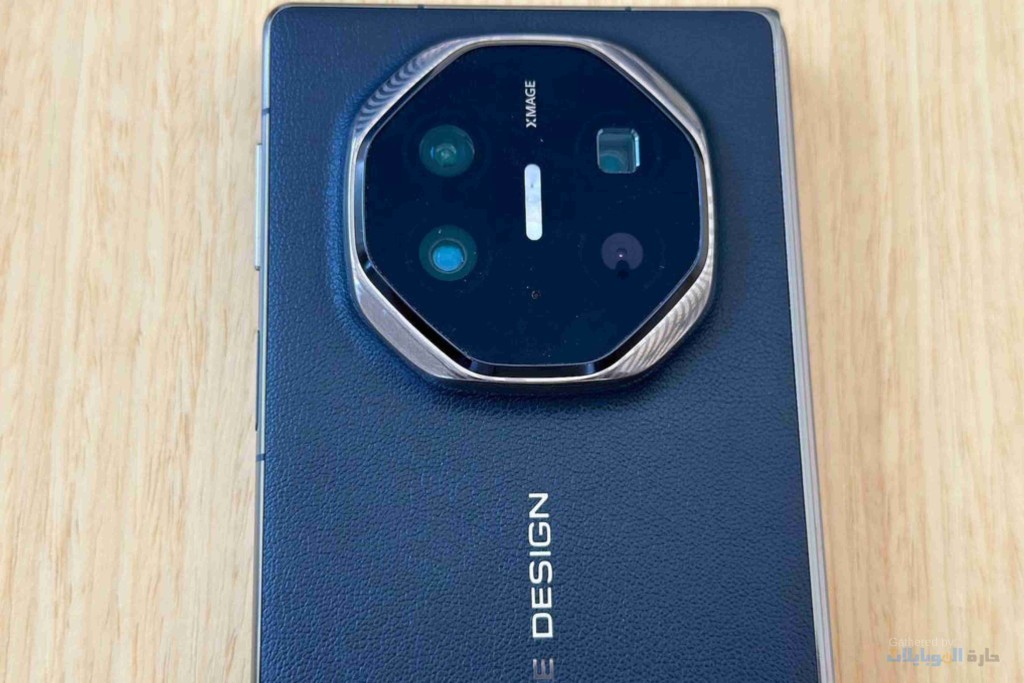 تصميم هاتف Huawei Mate XT Ultimate 