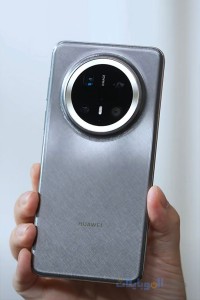 ظهر هواوي ميت 70 برو في أيدي أحد المسئوليين