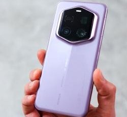 Honor Magic7 RSR Porsche Design Unboxing Review
