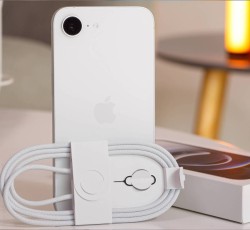 Apple iPhone 16e Unboxing Review