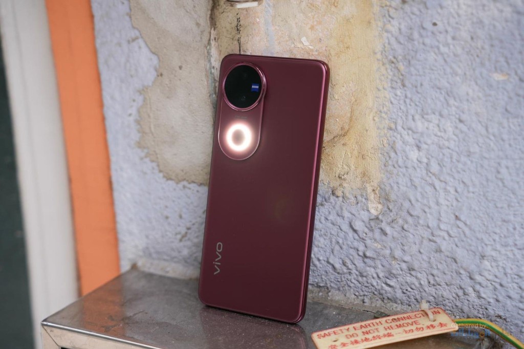 مراجعة هاتف vivo V50