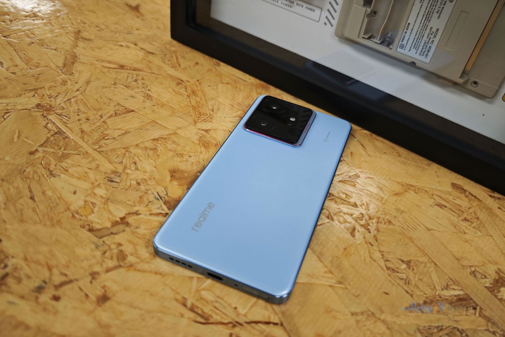 مراجعة تصميم هاتف realme gt7 china