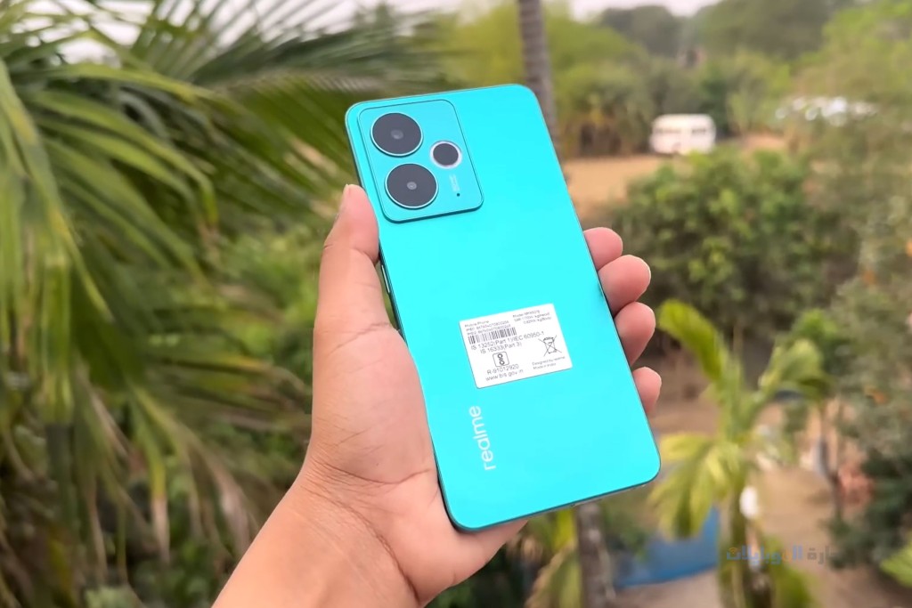 مراجعة تصميم هاتف realme 14t