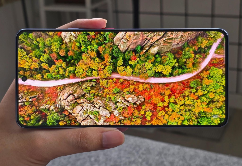 مراجعة هاتف Realme GT 7t