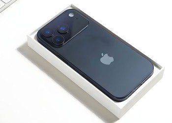 iphone 17 pro يظهر بألوان مختلفة