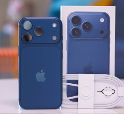 Apple iPhone 17 Pro Unboxing Review