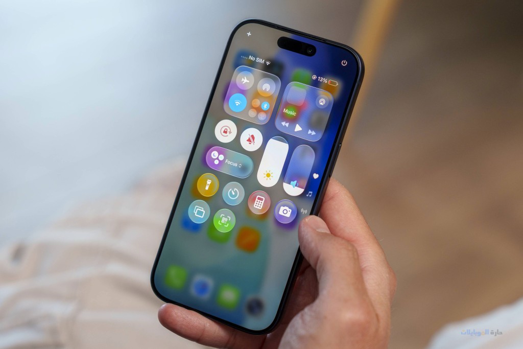 واجهة هاتف iphone 17 pro