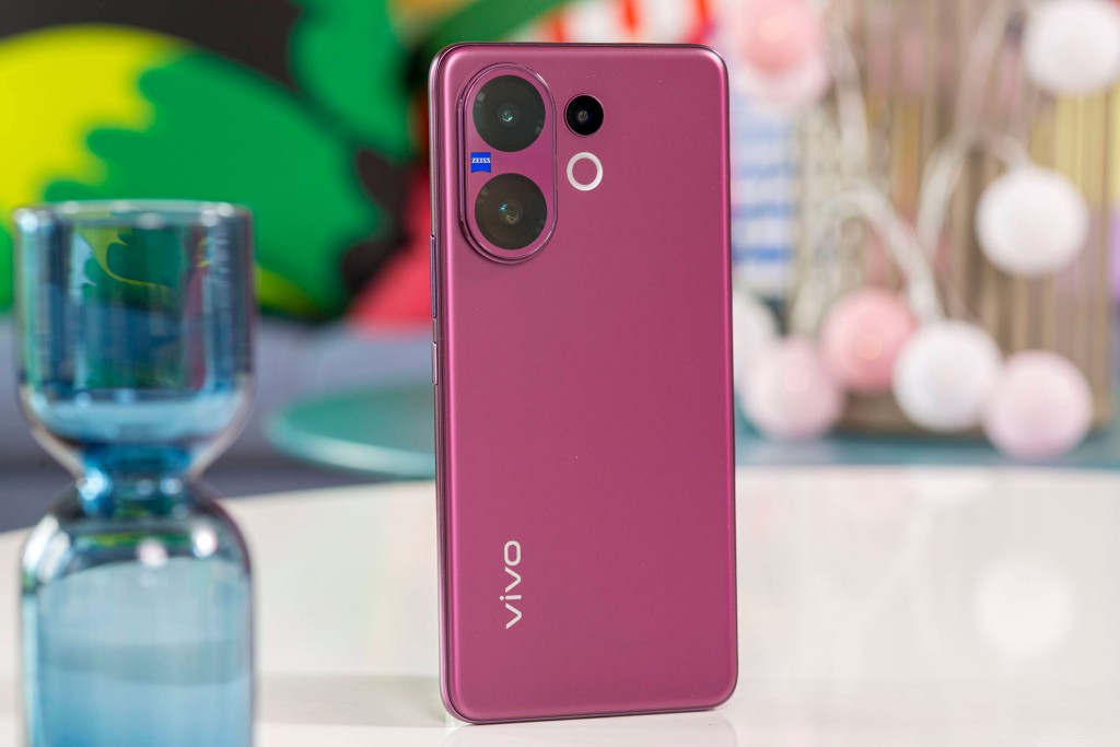 مراجعة كاميرات هاتف vivo v60