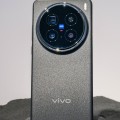 هاتف vivo x300 pro قادم بشاشة نحيفة