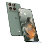 هاتف موتورولا motorola moto x70 air باللون الأخضر مظهر مائل