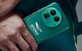 هاتف realme gt8 pro باللون الأخضر