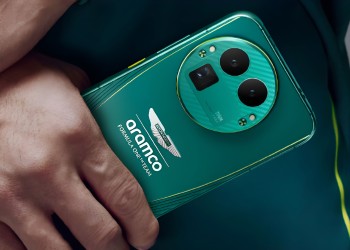 هاتف realme gt8 pro باللون الأخضر